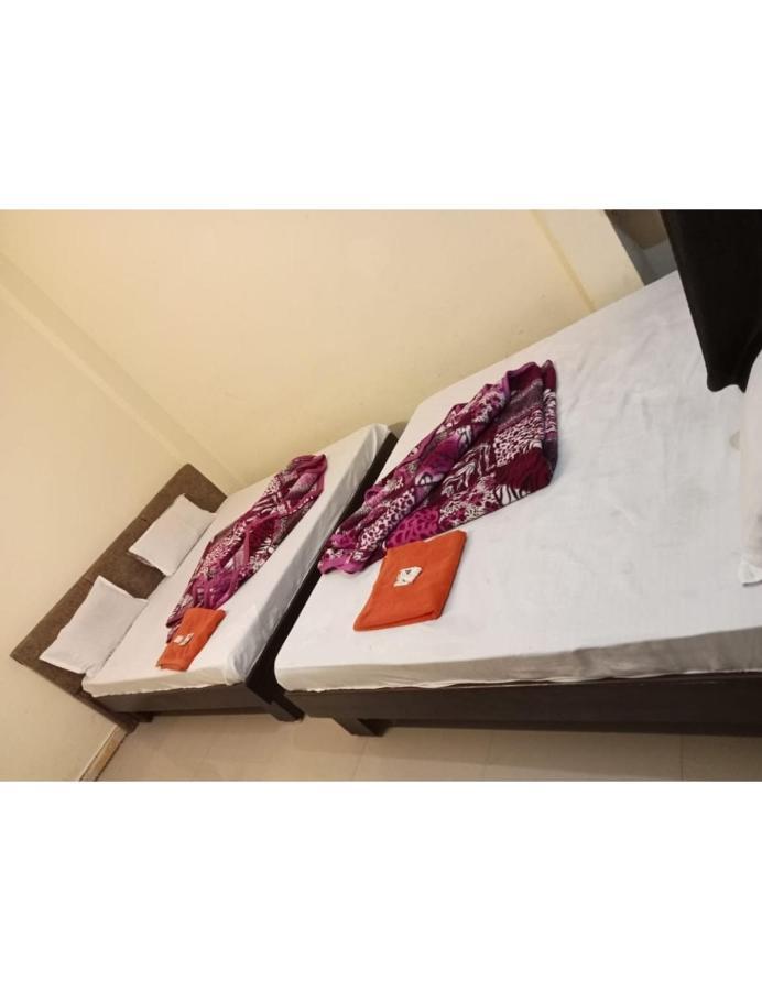 Hotel Mahakal Vishram, 乌贾因 外观 照片