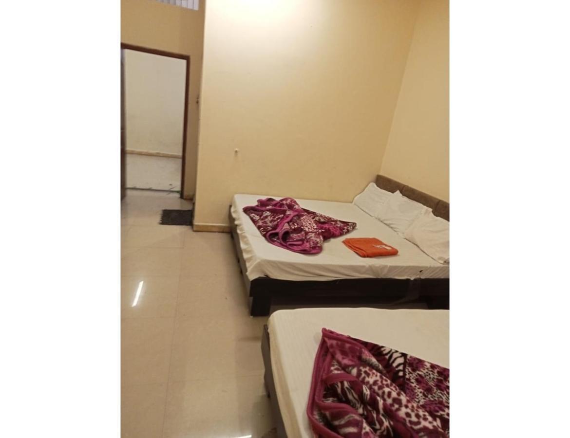 Hotel Mahakal Vishram, 乌贾因 外观 照片