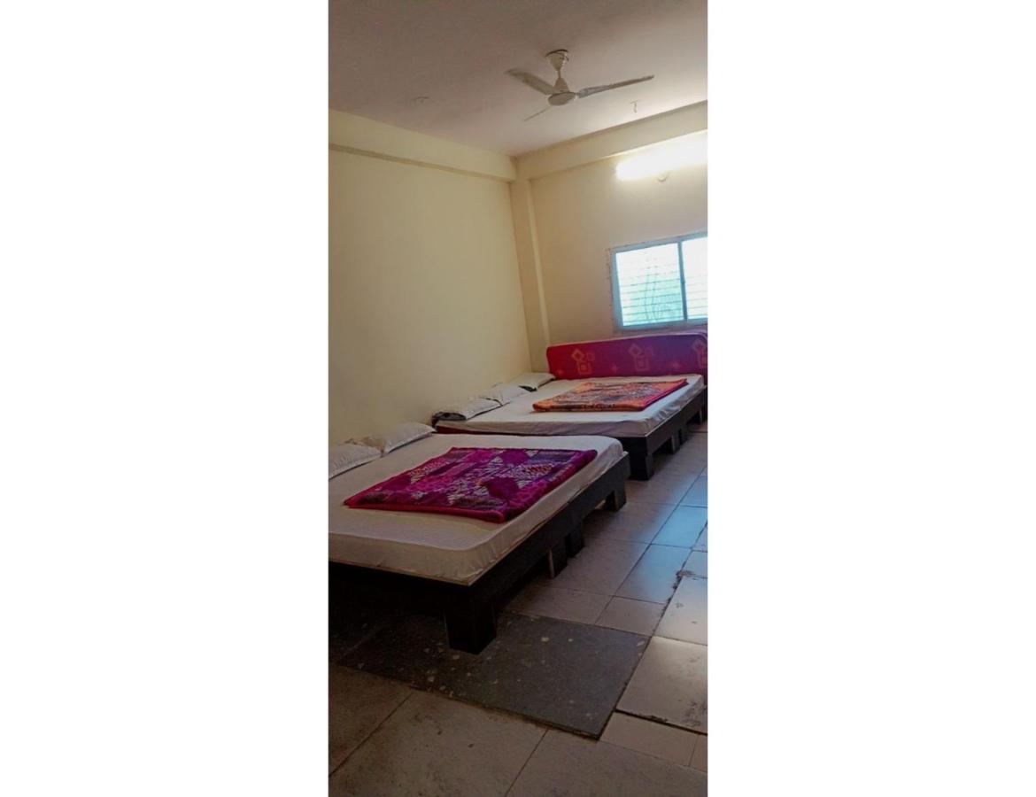 Hotel Mahakal Vishram, 乌贾因 外观 照片