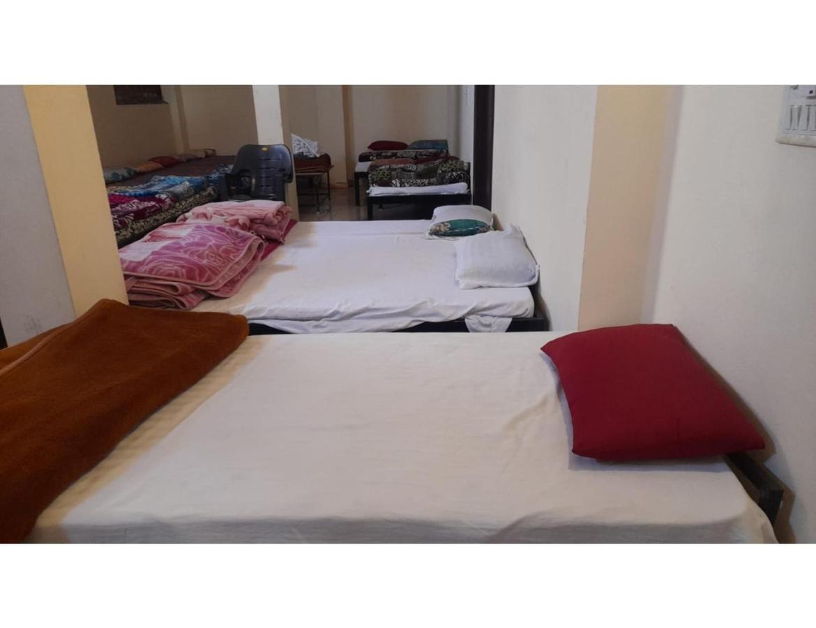 Hotel Mahakal Vishram, 乌贾因 外观 照片