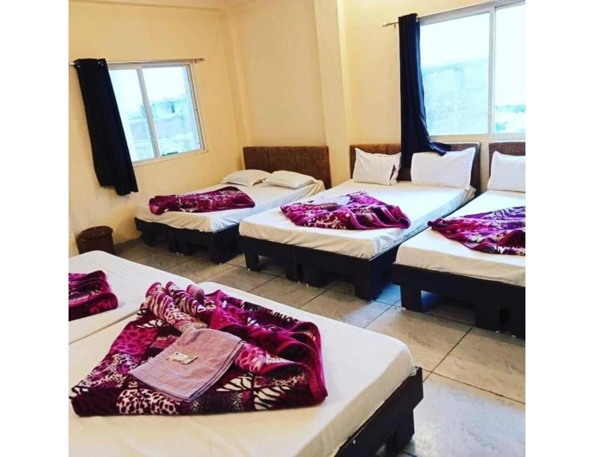 Hotel Mahakal Vishram, 乌贾因 外观 照片