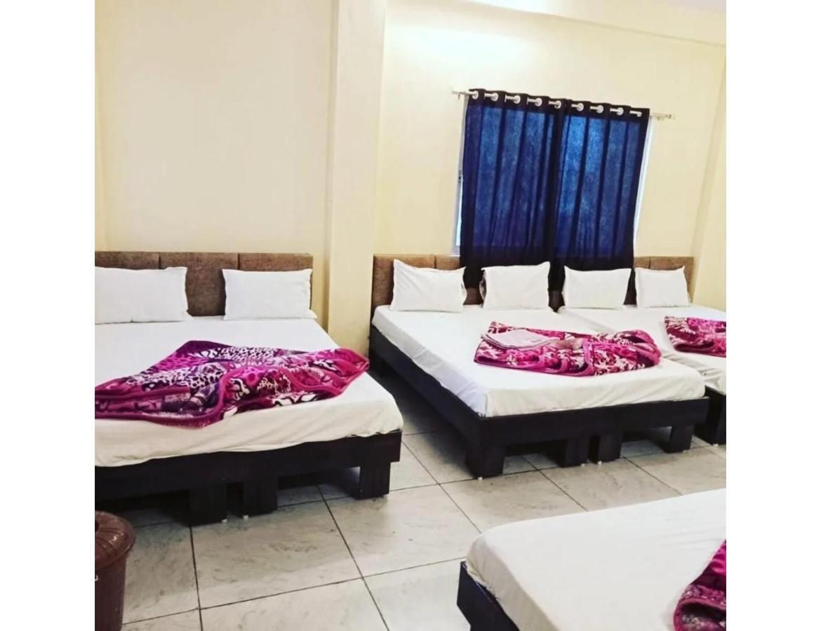 Hotel Mahakal Vishram, 乌贾因 外观 照片