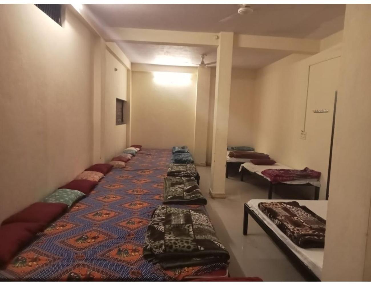 Hotel Mahakal Vishram, 乌贾因 外观 照片
