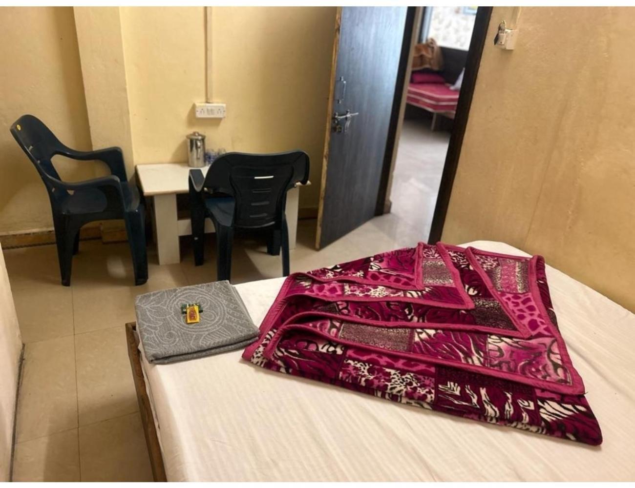 Hotel Mahakal Vishram, 乌贾因 外观 照片