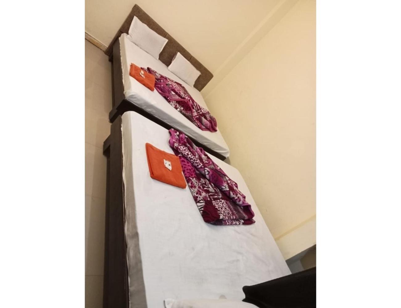 Hotel Mahakal Vishram, 乌贾因 外观 照片