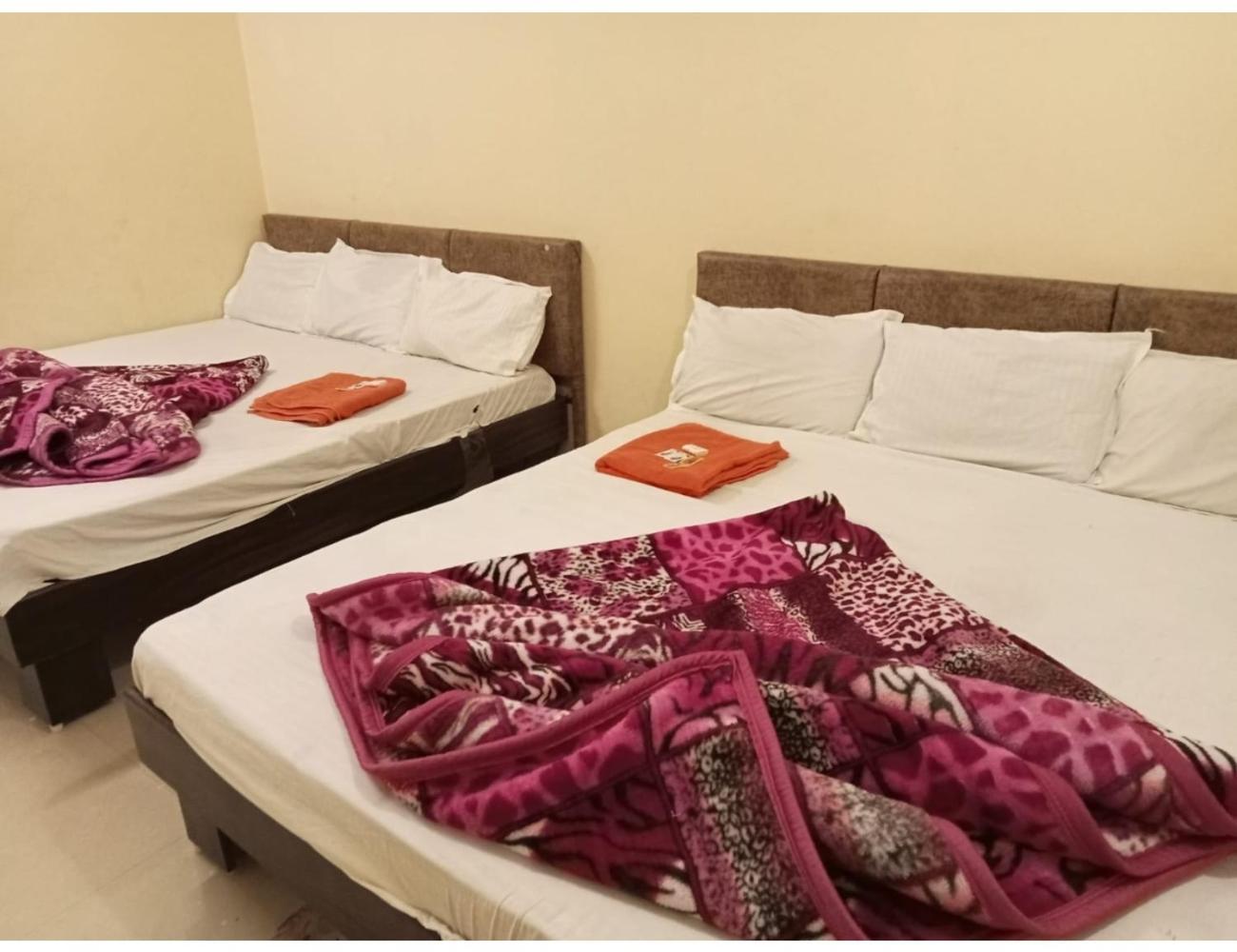Hotel Mahakal Vishram, 乌贾因 外观 照片