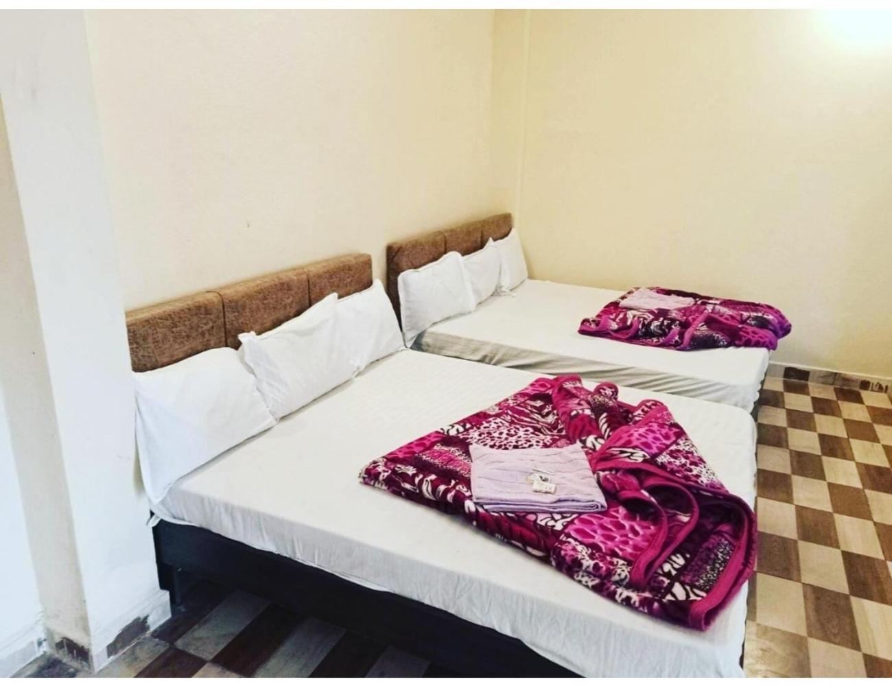 Hotel Mahakal Vishram, 乌贾因 外观 照片
