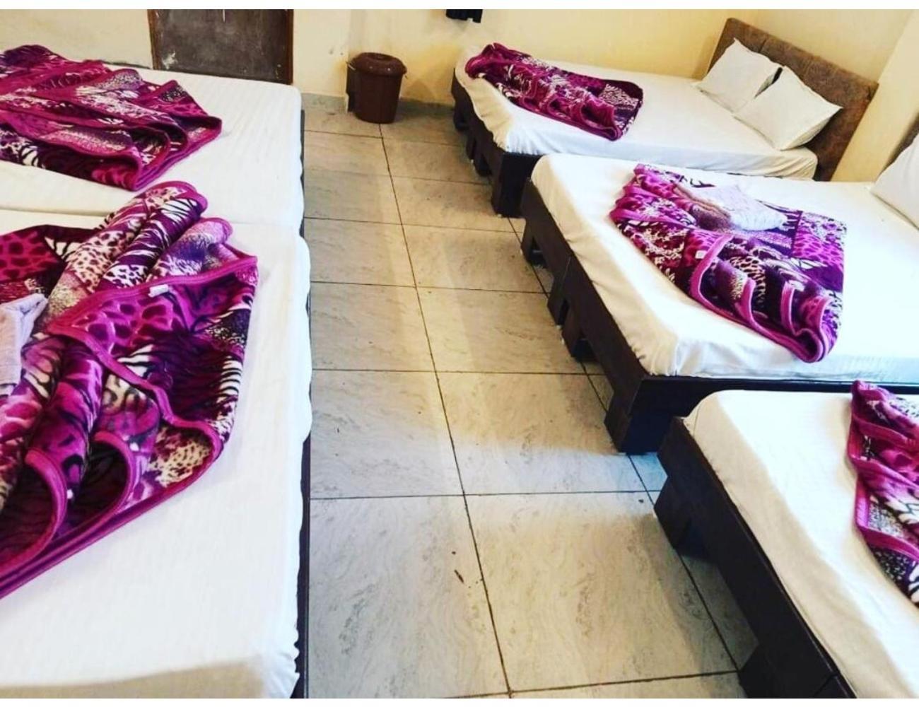 Hotel Mahakal Vishram, 乌贾因 外观 照片