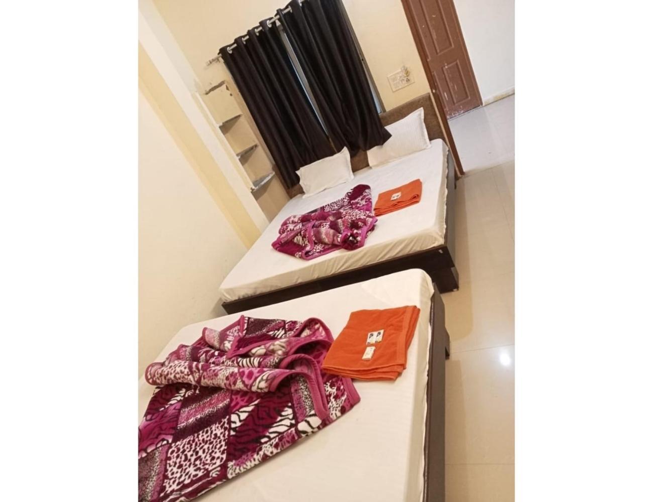 Hotel Mahakal Vishram, 乌贾因 外观 照片