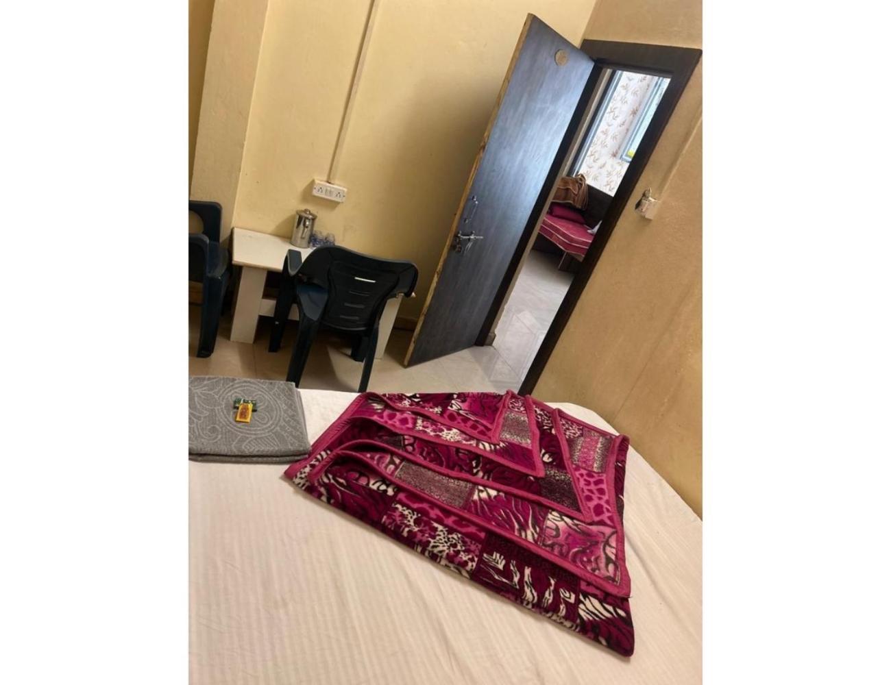 Hotel Mahakal Vishram, 乌贾因 外观 照片